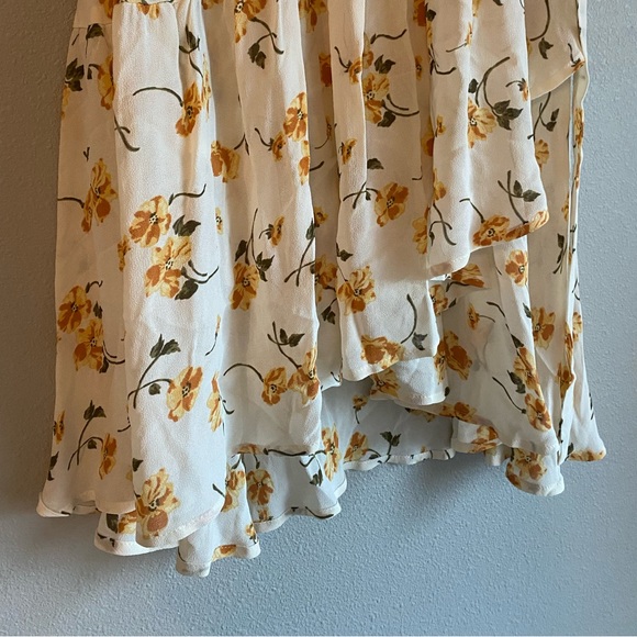 Reformation wrap skirt in limonada - Picture 5 of 7